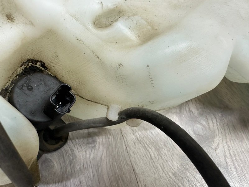 Бачок омывателя лобового стекла, 1000 рублей, Москва