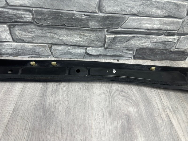 Планка под лобовое стекло, Москва