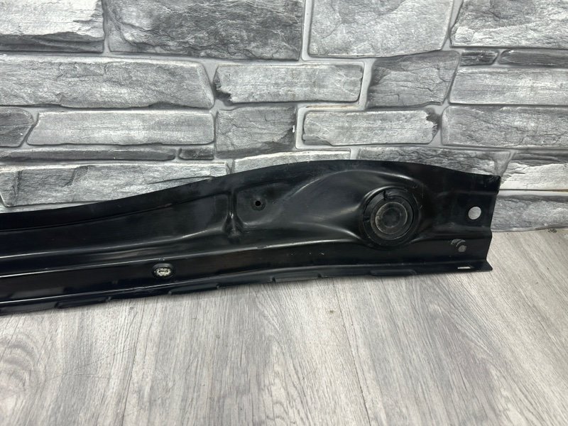 Планка под лобовое стекло, Москва