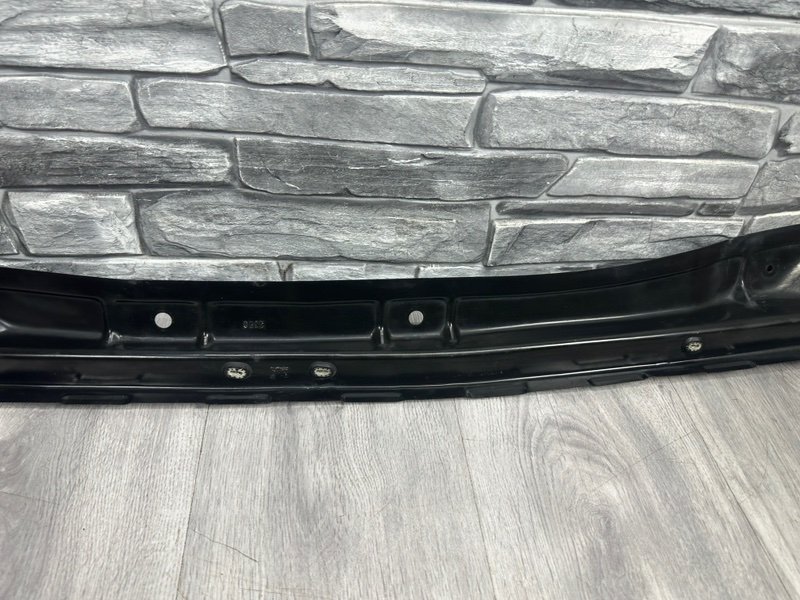 Планка под лобовое стекло, Москва