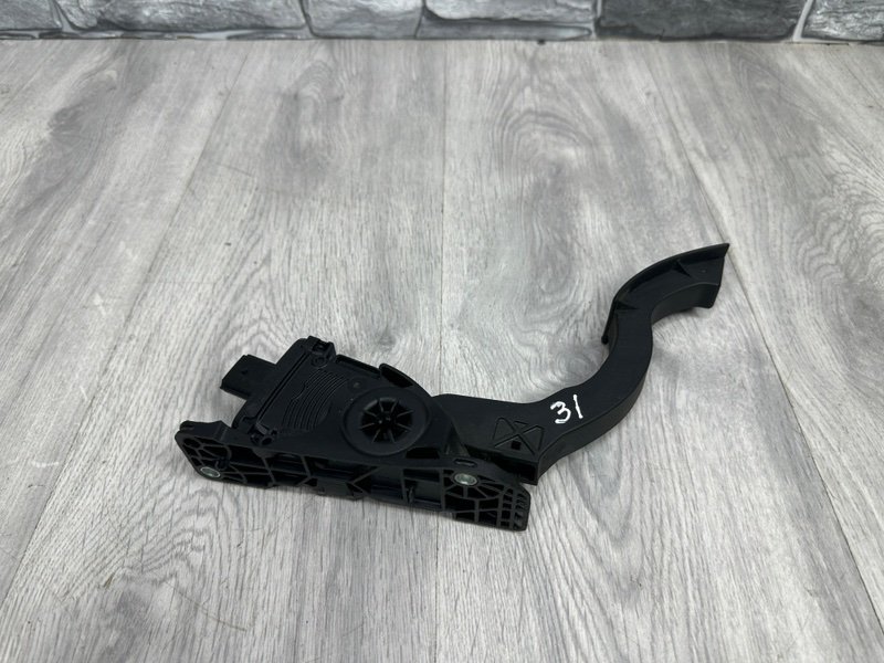 Педаль газа, 1000 рублей, Москва