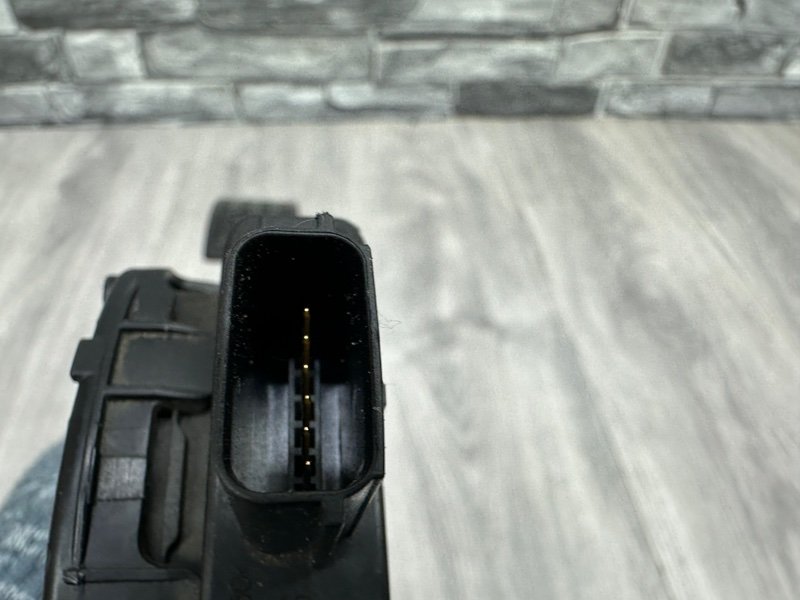 Педаль газа, 1000 рублей, Москва