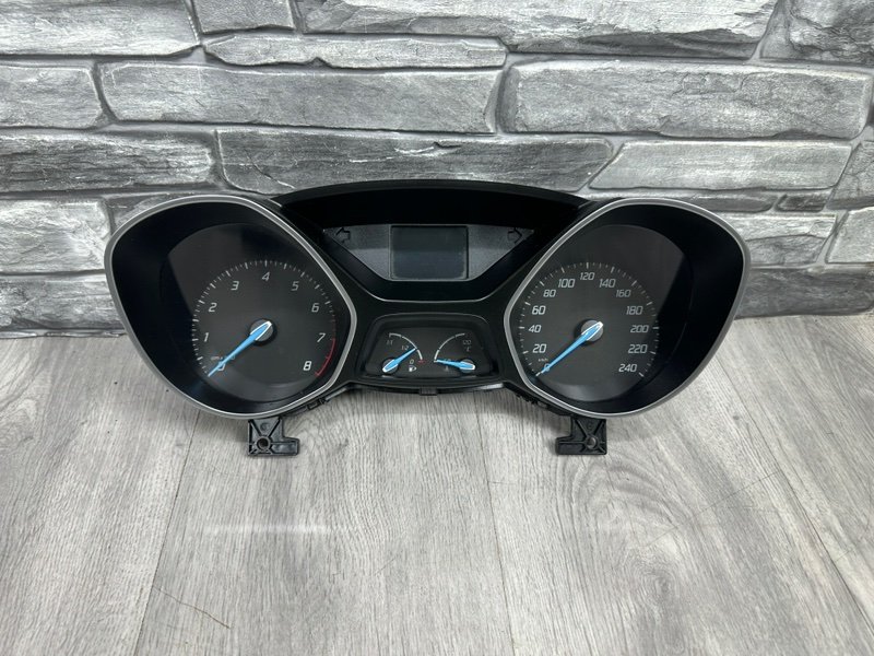 Панель приборов, 1600 рублей, Москва