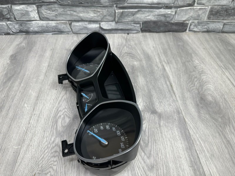 Панель приборов, 1600 рублей, Москва