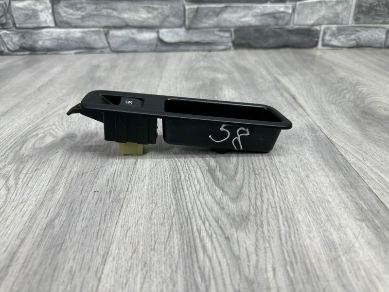 Кнопка стеклоподъемника, 500 рублей, Москва