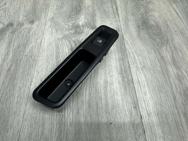 Кнопка стеклоподъемника, 500 рублей, Москва