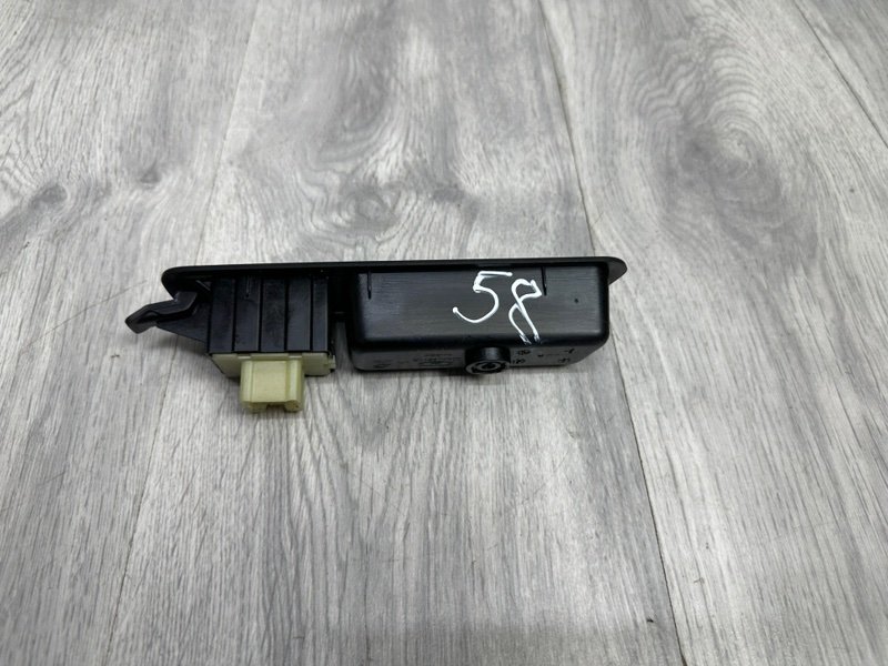 Кнопка стеклоподъемника, 500 рублей, Москва