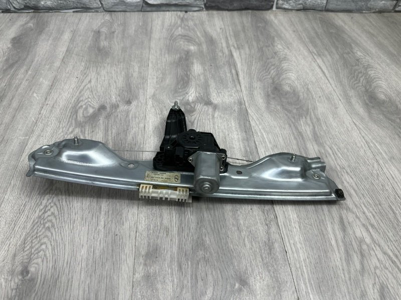 Стеклоподъемник задний, 2000 рублей, Москва