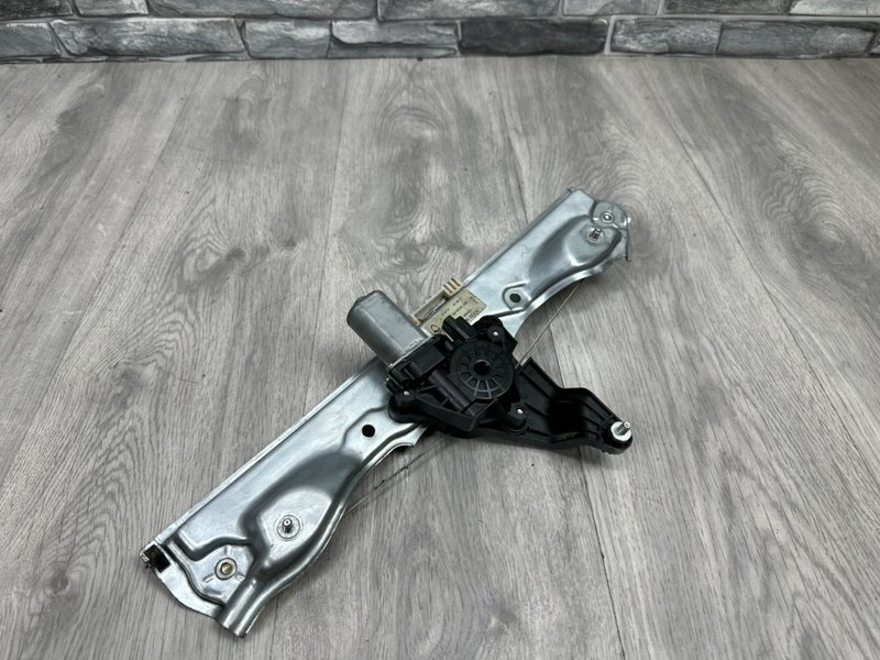 Стеклоподъемник задний, 2000 рублей, Москва