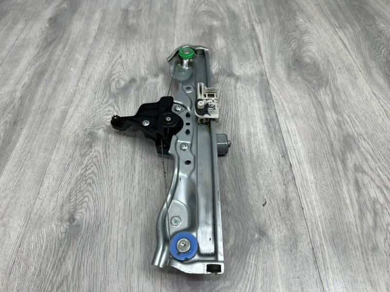 Стеклоподъемник задний, 2000 рублей, Москва