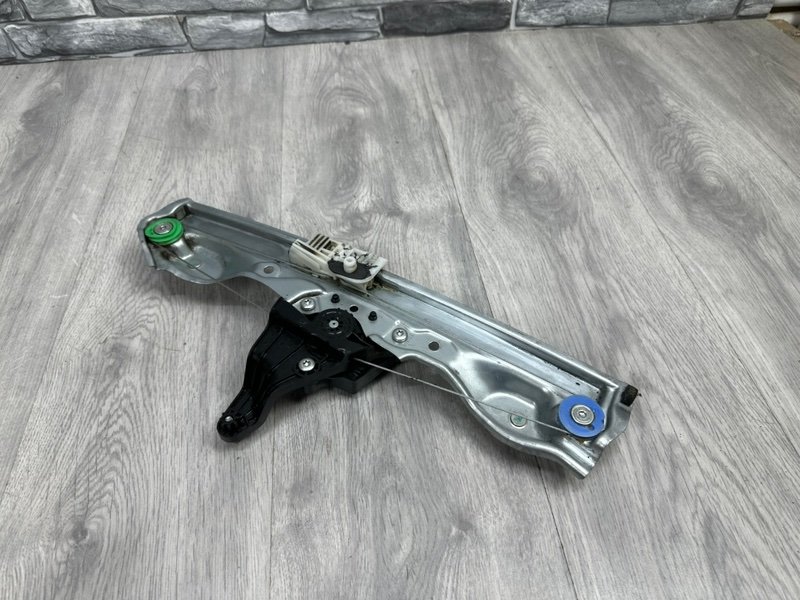 Стеклоподъемник задний, 2000 рублей, Москва