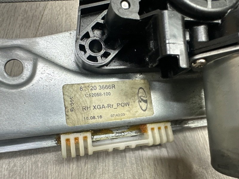 Стеклоподъемник задний, 2000 рублей, Москва