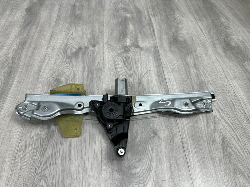 Стеклоподъемник передний, 2000 рублей, Москва