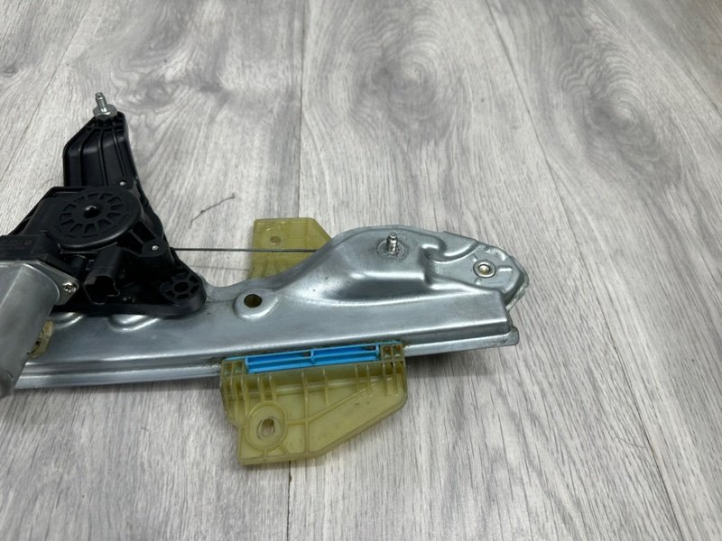 Стеклоподъемник передний, 2000 рублей, Москва