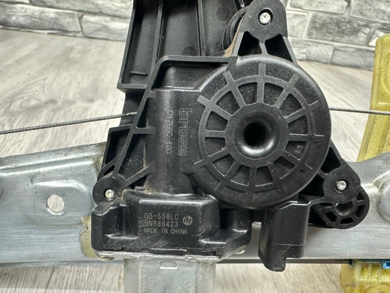 Стеклоподъемник передний, 2000 рублей, Москва