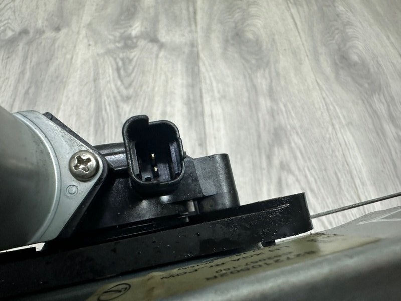 Стеклоподъемник задний, 2000 рублей, Москва