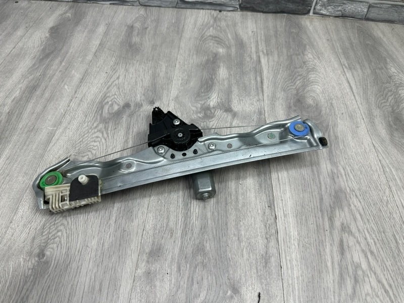 Стеклоподъемник задний, 2000 рублей, Москва