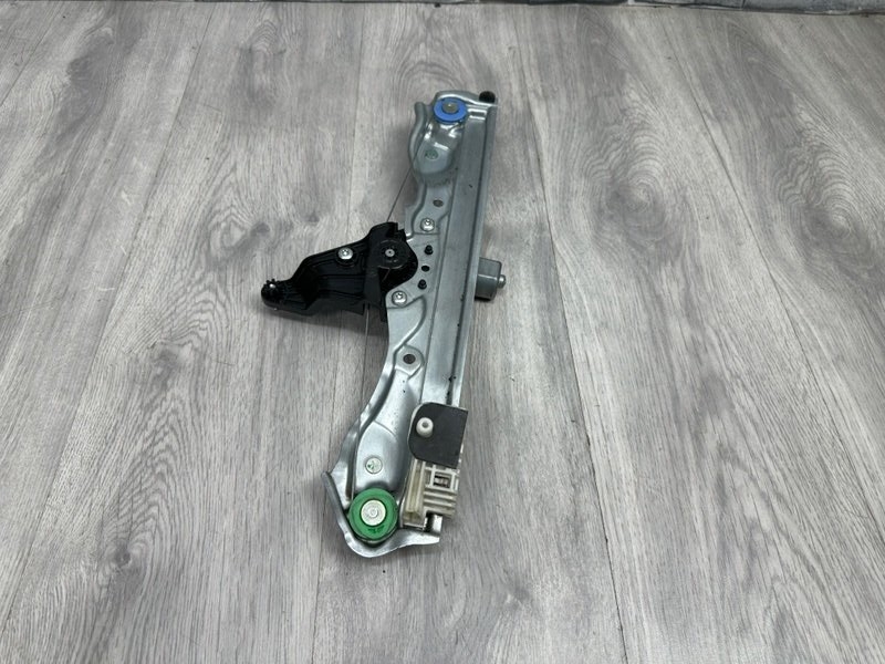 Стеклоподъемник задний, 2000 рублей, Москва