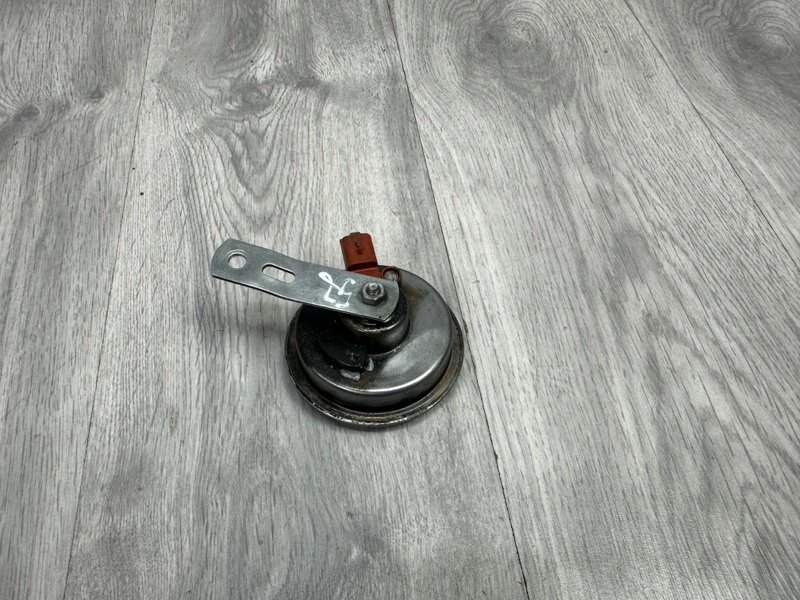 Звуковой сигнал, 500 рублей, Москва