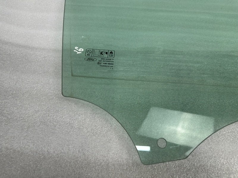 Стекло двери передней правой, 1000 рублей, Москва