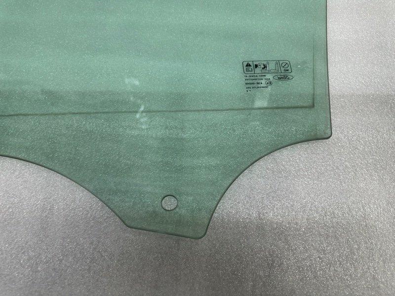 Стекло двери передней правой, 1000 рублей, Москва