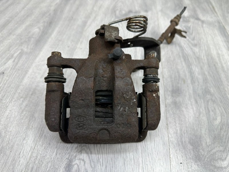 Суппорт тормозной задний правый, 3000 рублей, Москва