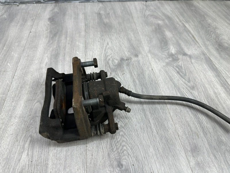 Суппорт тормозной передний правый, 1600 рублей, Москва