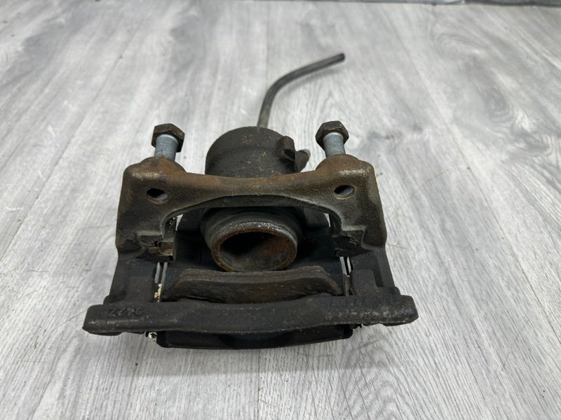 Суппорт тормозной передний правый, 1600 рублей, Москва