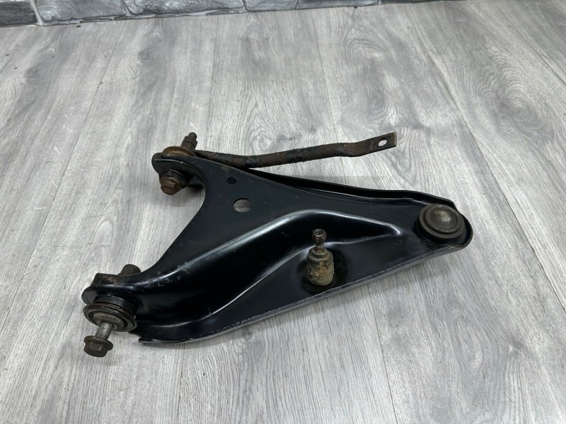 Рычаг передний левый, 1000 рублей, Москва