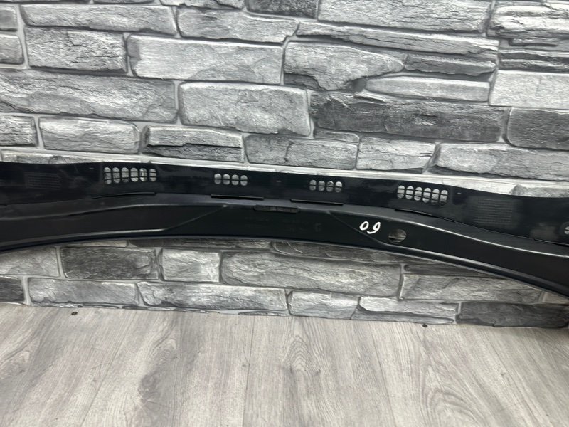 Планка под лобовое стекло, 2000 рублей, Москва