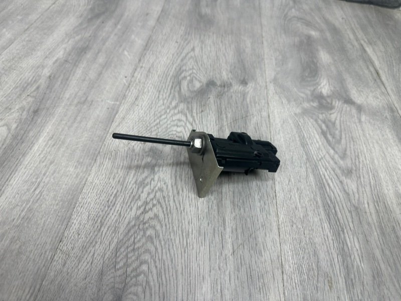 Активатор лючка бензобака, 2000 рублей, Москва