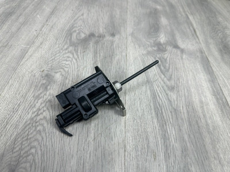 Активатор лючка бензобака, 2000 рублей, Москва