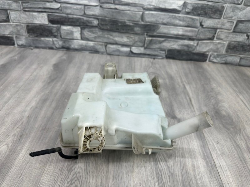 Бачок омывателя лобового стекла, 1900 рублей, Москва