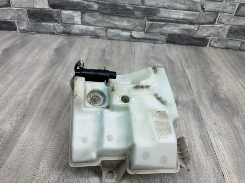 Бачок омывателя лобового стекла, 1900 рублей, Москва