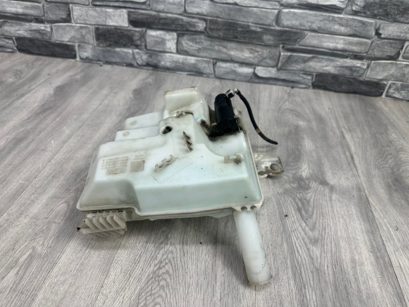 Бачок омывателя лобового стекла, 1900 рублей, Москва