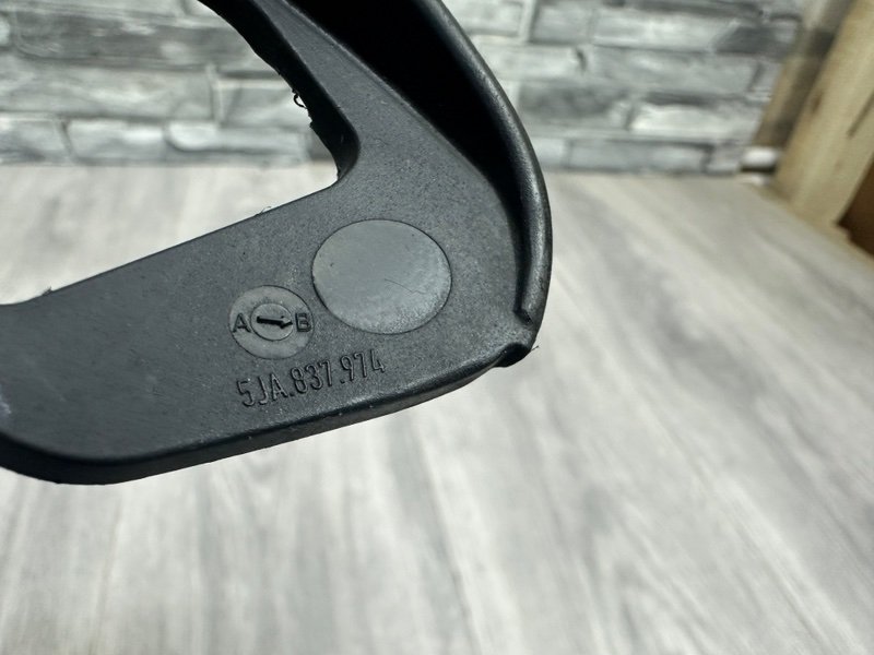 Крышка зеркала, 500 рублей, Москва