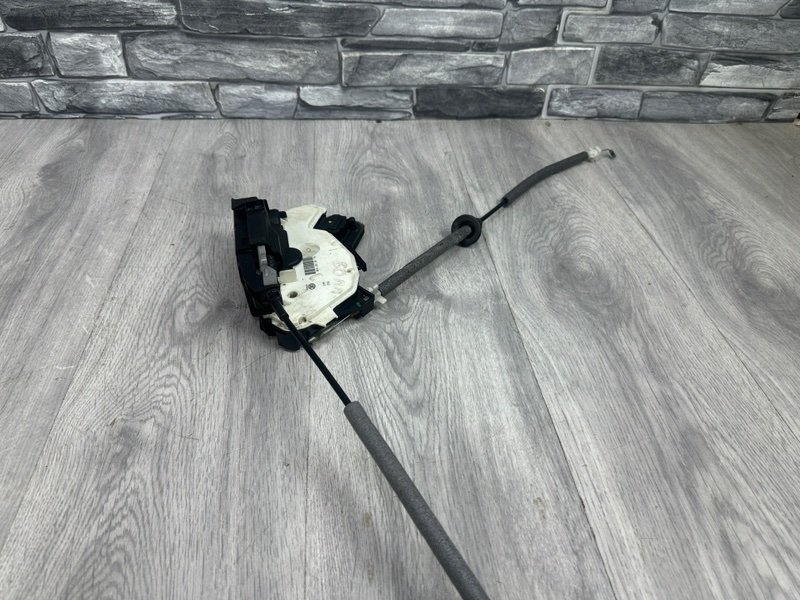 Замок двери передней правой, 2000 рублей, Москва