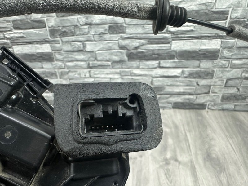 Замок двери передней правой, 2000 рублей, Москва