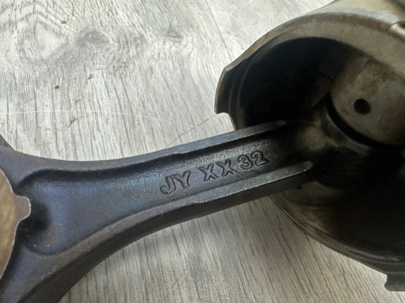 Поршень с шатуном, 1000 рублей, Москва