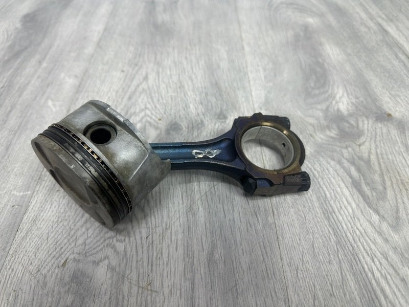 Поршень с шатуном, 1000 рублей, Москва