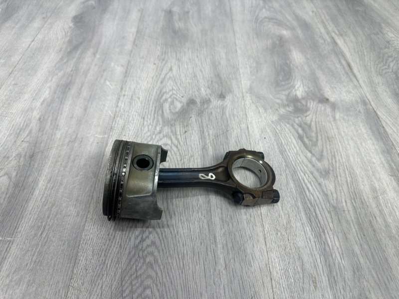 Поршень с шатуном, 1000 рублей, Москва