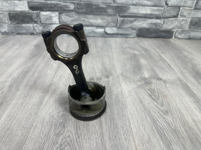 Поршень с шатуном, 1000 рублей, Москва