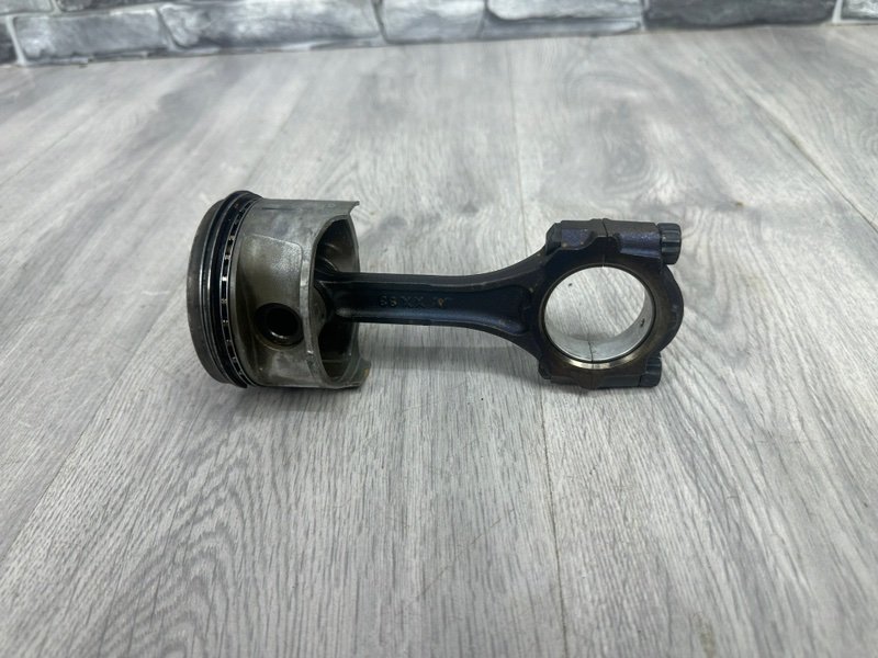 Поршень с шатуном, 1000 рублей, Москва