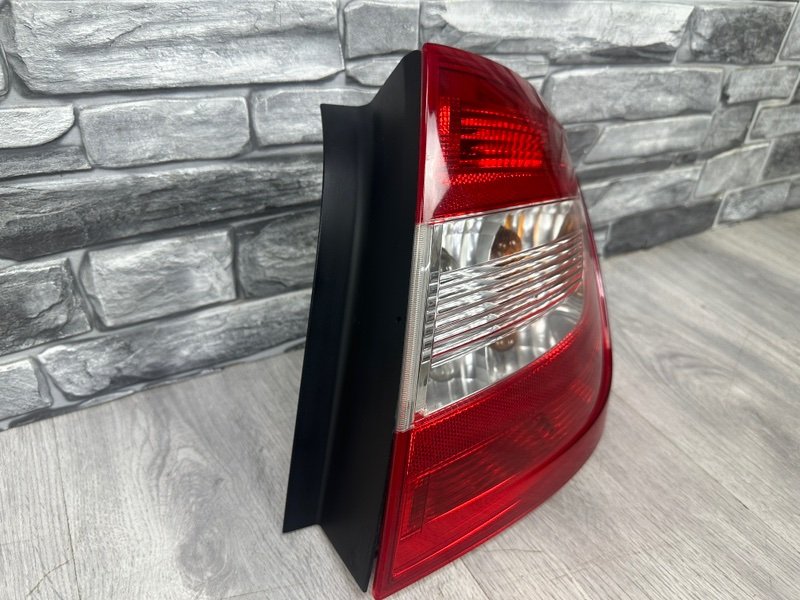 Фонарь задний правый, 12000 рублей, Москва