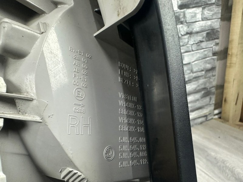 Фонарь задний правый, 12000 рублей, Москва