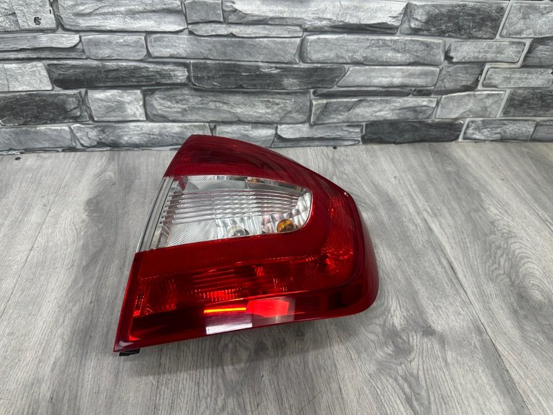 Фонарь задний правый, 12000 рублей, Москва