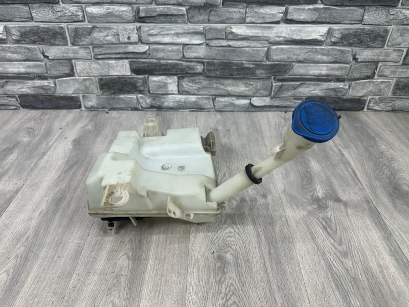 Бачок омывателя лобового стекла, 1950 рублей, Москва