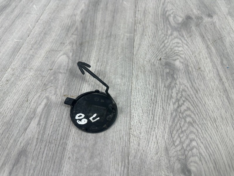 Заглушка буксировочного крюка, 1000 рублей, Москва