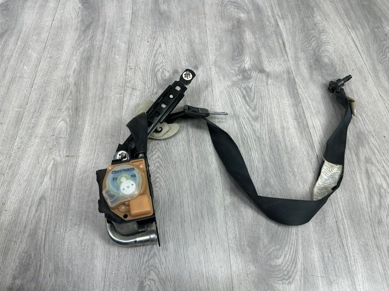 Ремень безопасности, 5000 рублей, Москва