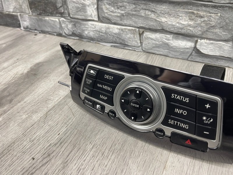 Блок кнопок, 2000 рублей, Москва